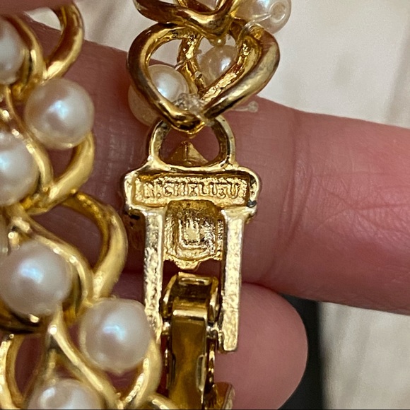 Richelieu Fan Shell Clasp Gold Faux Pearl Bracelet - Picture 14 of 16